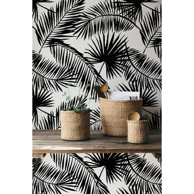 Wallpaper Black and White Palm Leaves
