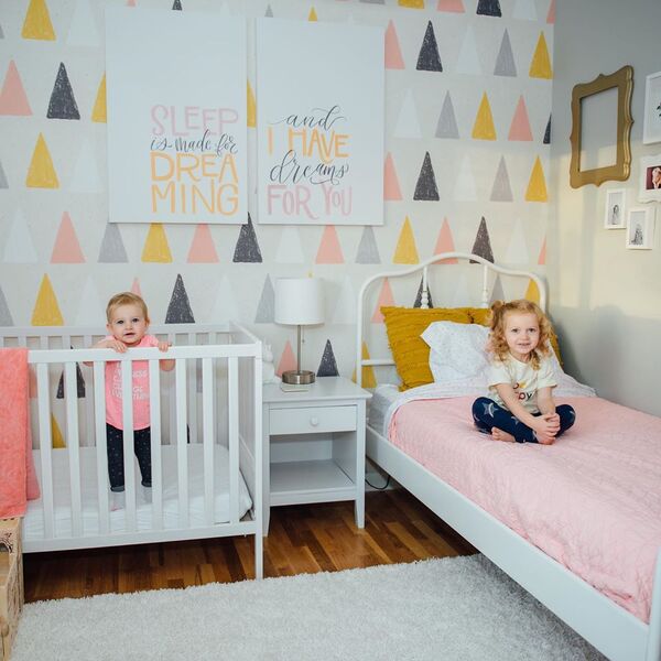 Wallpaper Colourful Burgees Pattern