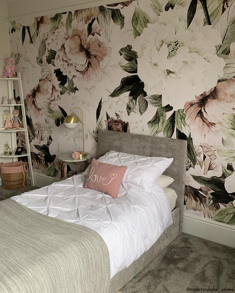 Wallpaper Blooming Peonies