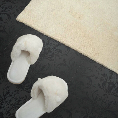 Self adhesive vinyl floor tiles An exquisite floral pattern