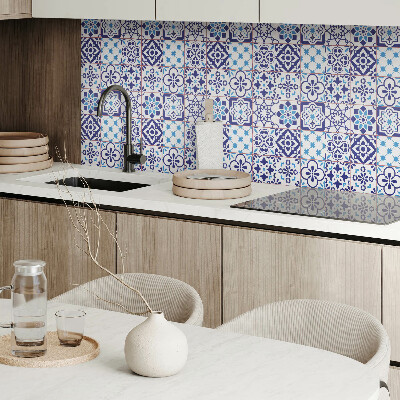 Self adhesive vinyl floor tiles Geometric patterns on tiles