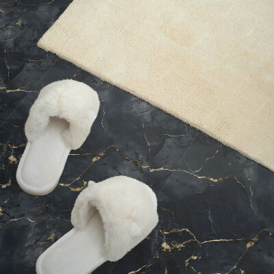 Vinyl tiles Sophisticated veined marble pattern