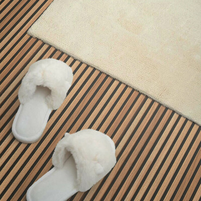Self adhesive vinyl floor tiles A board with a vertical motif
