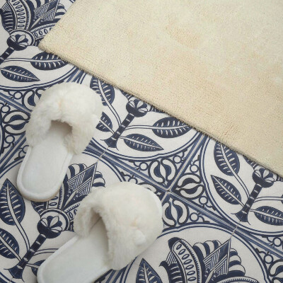 Self adhesive vinyl floor tiles Ceramic floral pattern