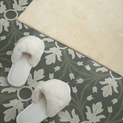 Self adhesive vinyl floor tiles Floral pattern on ceramics