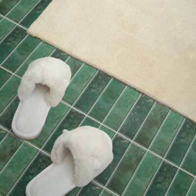 Self adhesive vinyl floor tiles Vertical tile pattern