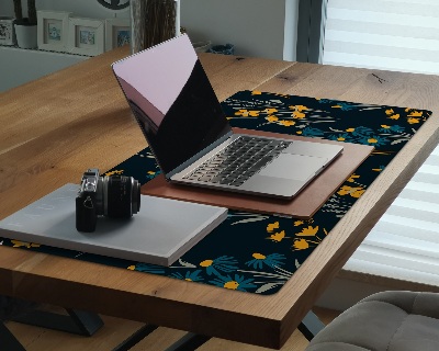Full desk mat Dark floral motif