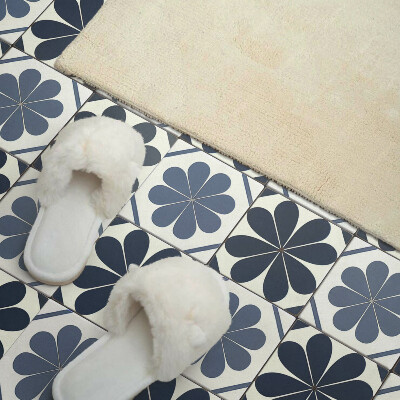 Rectangular bathroom wall panel Floral motif on tiles
