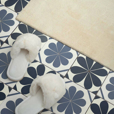 Rectangular bathroom wall panel Floral motif on tiles