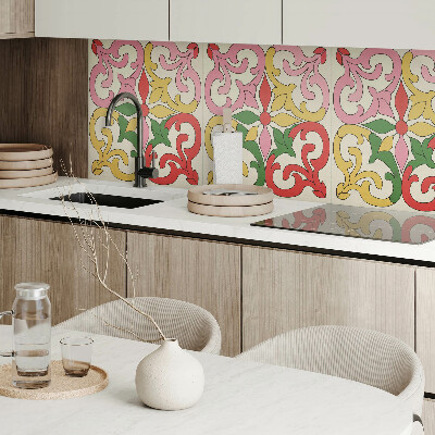 Wall paneling Flowers surrounded by elegant ornaments