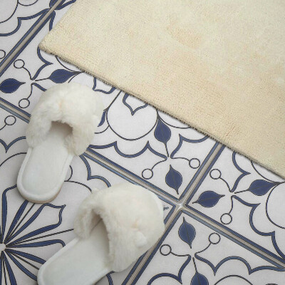 Wall panel square Ceramic inspired flower pattern