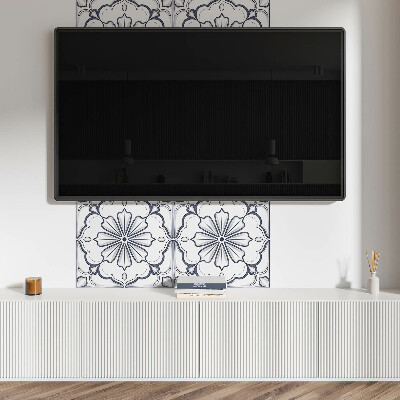 Wall paneling Drawing of flowers on a tile
