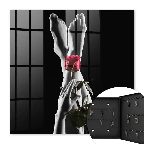 Wall mounted key box The elegance of a rose in white and red