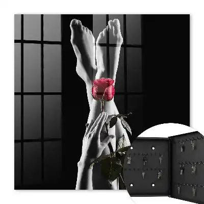 Wall mounted key box The elegance of a rose in white and red