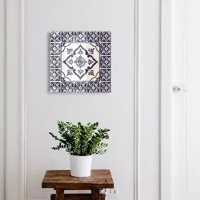Wall mounted key cabinet Classic elegance with floral motifs
