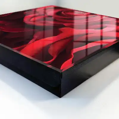 Wall mounted key box Red roses enliven the interior