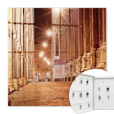 Key cabinet The city night encourages walking