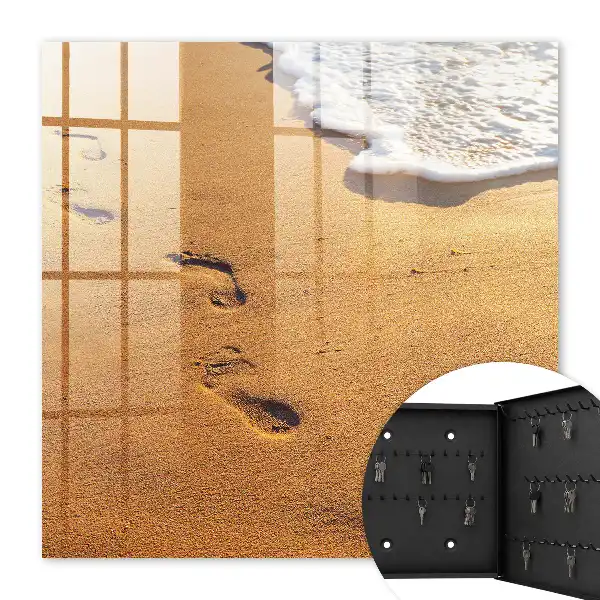 Key cabinet The tranquility of the beach and the sea wave