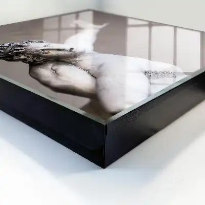 Key cabinet Classic sculpture with a dynamic gesture