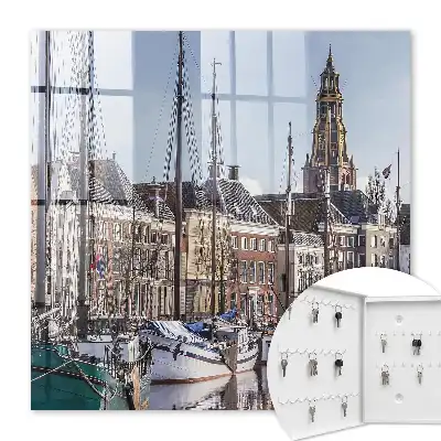 Key cabinet Sails on the water are a tower