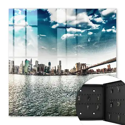 Key box for home City panorama in dynamic water
