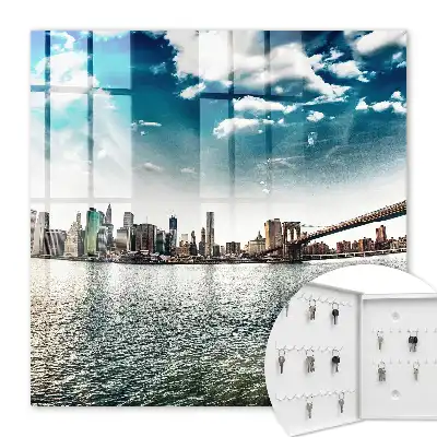 Key box for home City panorama in dynamic water