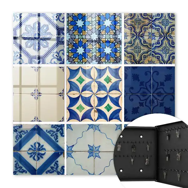 Wall mounted key cabinet Azulejos tiles with a touch of blue