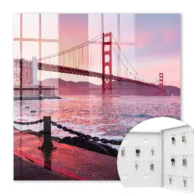 Wall mounted key cabinet The city bridge in pink colors