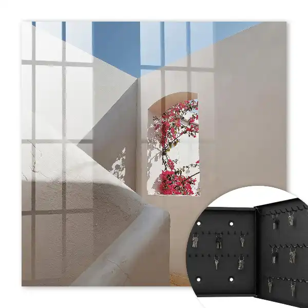 Decorative key box A quiet corner with a touch of nature