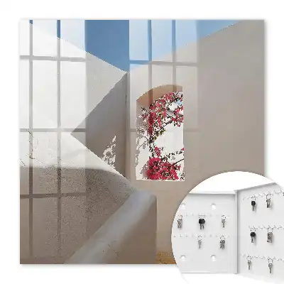 Decorative key box A quiet corner with a touch of nature