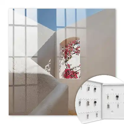 Decorative key box A quiet corner with a touch of nature