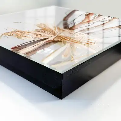 Wall mounted key cabinet Branches in a vase with beige string