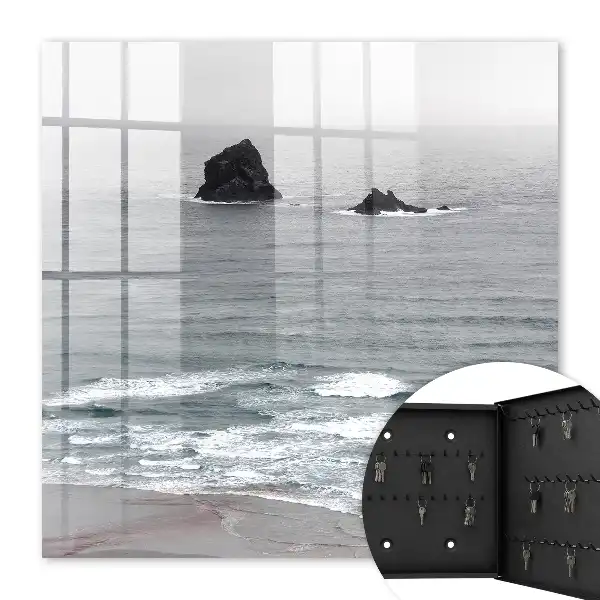 Key cabinet The sea rocks the calm ocean