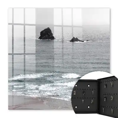 Key cabinet The sea rocks the calm ocean