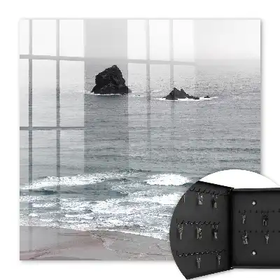 Key cabinet The sea rocks the calm ocean