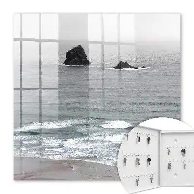 Key cabinet The sea rocks the calm ocean