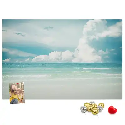 Cork memo board featuring a sea landscape