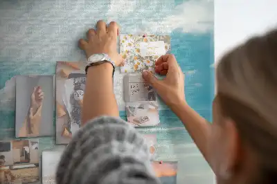 Cork memo board featuring a sea landscape