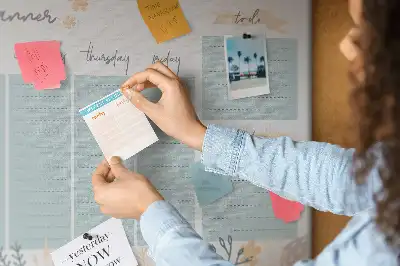 Cork memo board Weekly schedule