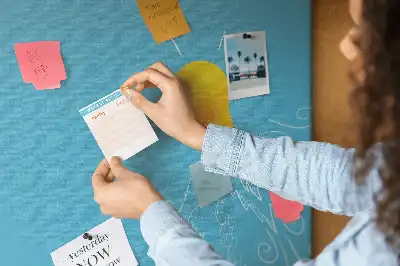 Cork memo board Light bulb drawing