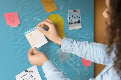 Cork memo board with light bulb drawing