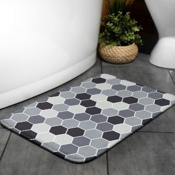 Bathroom rugs with pattern motifs
