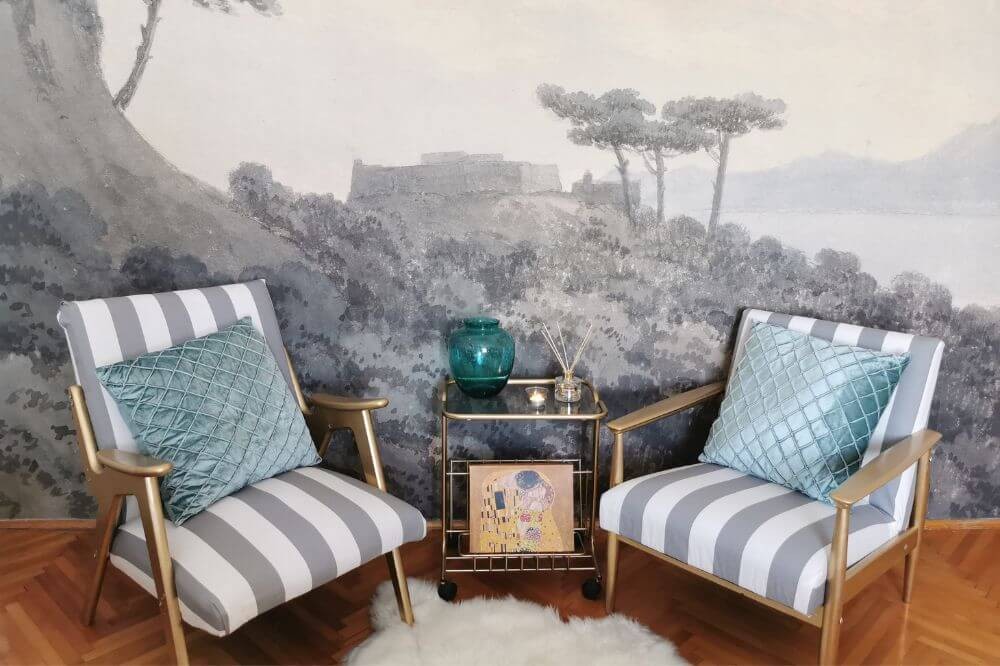 how to arrange a living room
